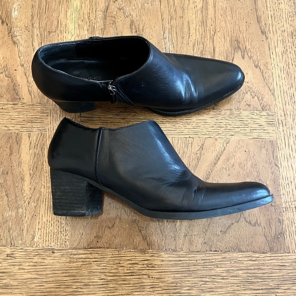 Bandolino Shoes - Bandolino Black leather block heel bootie